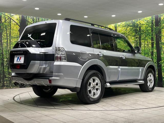 パジェロ ロング　エクシード　４ＷＤ　ディーゼルターボ　９インチナビ　バックカメラ　ロックフォードサウンドシステム　シートヒーター　７人乗り　ドライブレコーダー　ＥＴＣ　ＨＩＤヘッド　Ｂｌｕｅｔｏｏｔｈ再生　禁煙車（19枚目）