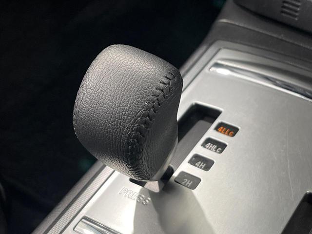 パジェロ ロング　エクシード　４ＷＤ　ディーゼルターボ　９インチナビ　バックカメラ　ロックフォードサウンドシステム　シートヒーター　７人乗り　ドライブレコーダー　ＥＴＣ　ＨＩＤヘッド　Ｂｌｕｅｔｏｏｔｈ再生　禁煙車（27枚目）