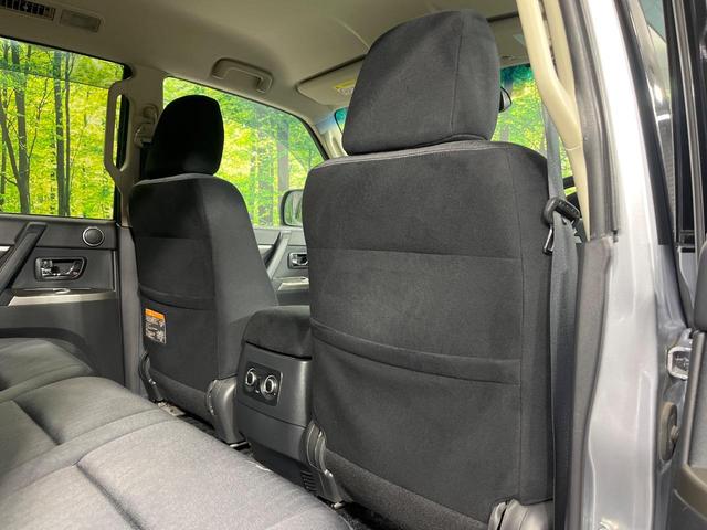 パジェロ ロング　エクシード　４ＷＤ　ディーゼルターボ　９インチナビ　バックカメラ　ロックフォードサウンドシステム　シートヒーター　７人乗り　ドライブレコーダー　ＥＴＣ　ＨＩＤヘッド　Ｂｌｕｅｔｏｏｔｈ再生　禁煙車（31枚目）