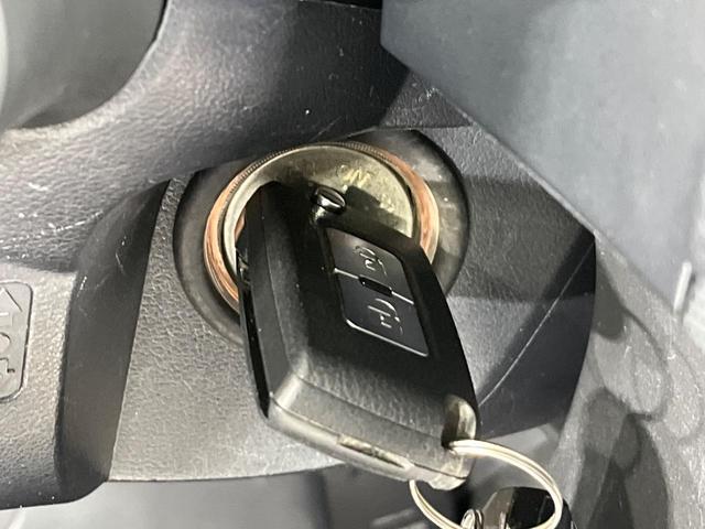 パジェロ ロング　エクシード　４ＷＤ　ディーゼルターボ　９インチナビ　バックカメラ　ロックフォードサウンドシステム　シートヒーター　７人乗り　ドライブレコーダー　ＥＴＣ　ＨＩＤヘッド　Ｂｌｕｅｔｏｏｔｈ再生　禁煙車（45枚目）