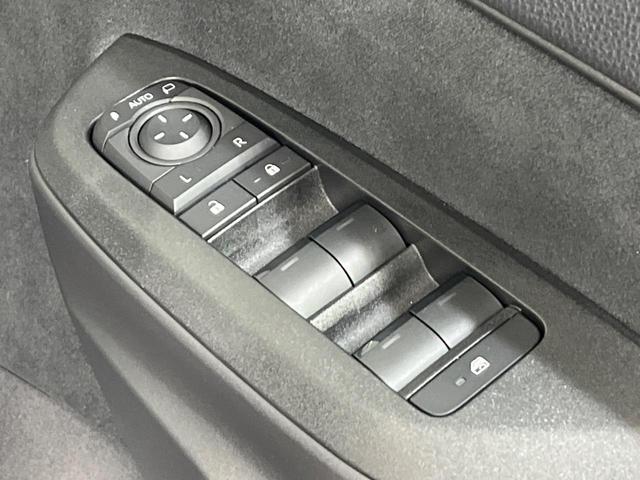 ヤリスクロス Z 4WD 禁煙車 純正8型ナビ 全方位カメラ 寒冷地仕様 ステアリングヒーター シートヒーター ドラレコ ETC2.0 セーフティセンス レーダークルーズ LEDヘッド Bluetooth再生(43枚目)