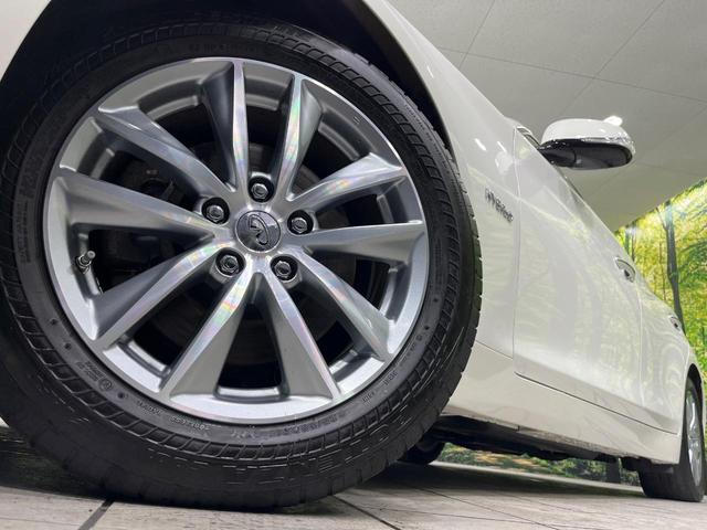 スカイライン ３５０ＧＴ　ＦＯＵＲ　ハイブリッド　４ＷＤ　禁煙車　純正コネクトナビ　Ｂｌｕｅｔｏｏｔｈ再生　バックカメラ　クルーズコントロール　パワーシート　ＥＴＣ　スマートキー　ＬＥＤヘッド　オートライト　純正１７インチアルミ（14枚目）