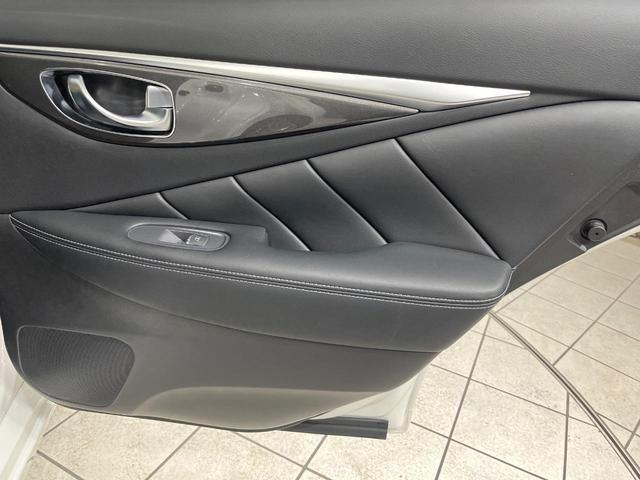 スカイライン ３５０ＧＴ　ＦＯＵＲ　ハイブリッド　４ＷＤ　禁煙車　純正コネクトナビ　Ｂｌｕｅｔｏｏｔｈ再生　バックカメラ　クルーズコントロール　パワーシート　ＥＴＣ　スマートキー　ＬＥＤヘッド　オートライト　純正１７インチアルミ（30枚目）