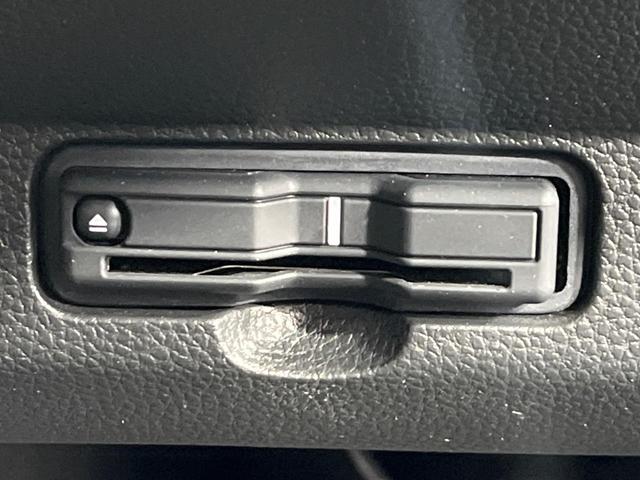 【ＥＴＣ】高速道路の料金所をストレスなく通過！話題のスポットやサービスエリアに多い「スマートＩＣ」利用時は必須のアイテムです。当店でセットアップを実施、ご納車当日からすぐにご利用いただけます！