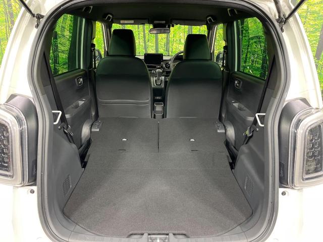 後席を格納すると、これだけの広さが！シーンに合わせたシートアレンジで、大きな荷物も積むことが出来ます♪