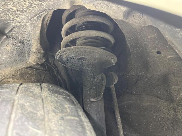 シエンタ G クエロ 4WD 純正9インチナビ 全方位カメラ 両側電動スライドドア セーフティセンス 寒冷地仕様 ステアリングヒーター シートヒーター LEDヘッド Bluetooth再生 ドライブレコーダー 禁煙車(21枚目)