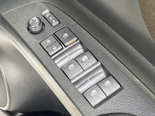 シエンタ G クエロ 4WD 純正9インチナビ 全方位カメラ 両側電動スライドドア セーフティセンス 寒冷地仕様 ステアリングヒーター シートヒーター LEDヘッド Bluetooth再生 ドライブレコーダー 禁煙車(44枚目)