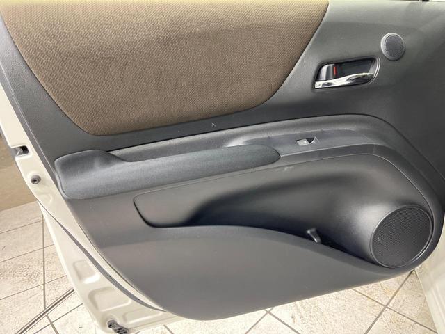 シエンタ G クエロ 4WD 純正9インチナビ 全方位カメラ 両側電動スライドドア セーフティセンス 寒冷地仕様 ステアリングヒーター シートヒーター LEDヘッド Bluetooth再生 ドライブレコーダー 禁煙車(53枚目)