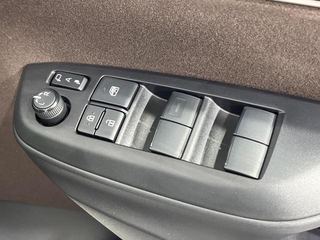 ヤリスクロス ハイブリッドZ 4WD 純正8型ナビ バックカメラ 寒冷地仕様 セーフティーセンス レーダークルーズ 禁煙車 パワーバックドア ドラレコ コーナーセンサー スマートキー LEDヘッド オートハイビーム(35枚目)