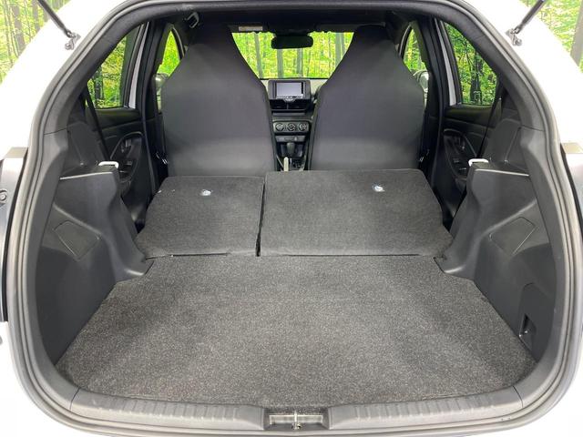 ヤリス X 4WD SDナビ バックカメラ 寒冷地仕様 セーフティセンス レーダークルーズ 禁煙車 コーナーセンサー スマートキー ETC オートハイビーム オートライト Bluetooth(11枚目)