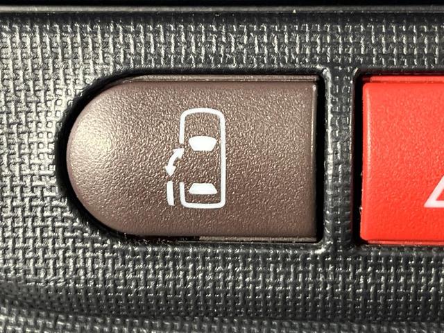 スペイド F クイーンII 4WD 禁煙車 純正SDナビ Bluetooth再生 電動スライドドア セーフティセンス オートハイビーム 車線逸脱警報 ドライブレコーダー ビルトインETC スマートキー(4枚目)