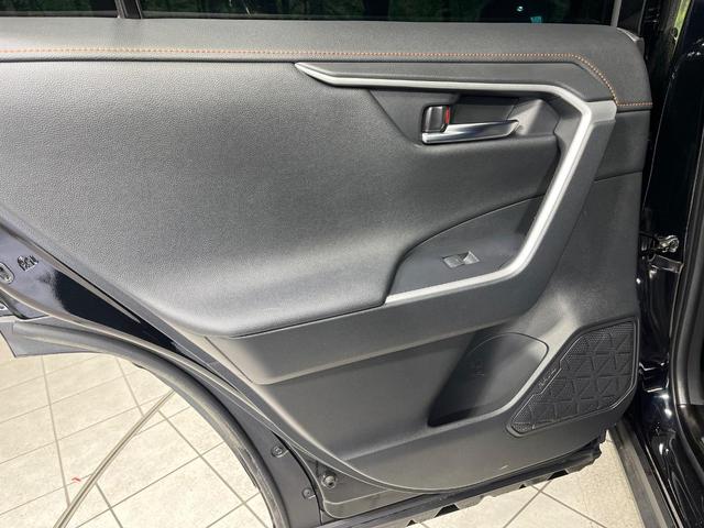 RAV4 ハイブリッドアドベンチャー 4WD TRDエアロ 純正10.5型ナビ 全方位カメラ 寒冷地仕様 パワーバックドア デジタルインナーミラー BSM セーフティセンス レーダークルーズ シートヒーター シートベンチレーション 禁煙車(60枚目)