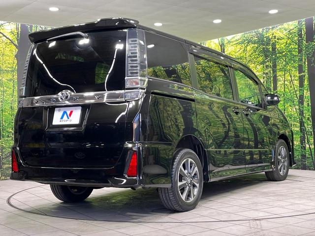 ヴォクシー ZS 4WD BIG-X11インチナビ 後席モニター 両側電動スライド 寒冷地仕様 セーフティセンス バックカメラ 禁煙車 LEDヘッド スマートキー ETC オートマチックハイビーム オートライト(19枚目)