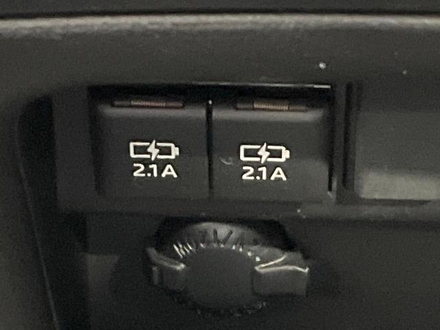 ヴォクシー ZS 4WD BIG-X11インチナビ 後席モニター 両側電動スライド 寒冷地仕様 セーフティセンス バックカメラ 禁煙車 LEDヘッド スマートキー ETC オートマチックハイビーム オートライト(43枚目)