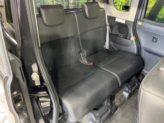 後部座席も気になるようなキズ・汚れやへたり等、大きなダメージはなく、良好な状態です。