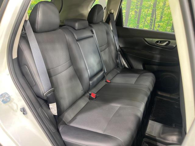 エクストレイル ２０Ｘ　ハイブリッド　エマージェンシーブレーキＰ　４ＷＤ　サンルーフ　純正ナビ　バックカメラ　衝突軽減装置　パワーバックドア　シートヒーター　ＥＴＣ　ＬＥＤヘッド　オートライト　スマートキー　オートエアコン　１７インチアルミホイール　禁煙車（10枚目）