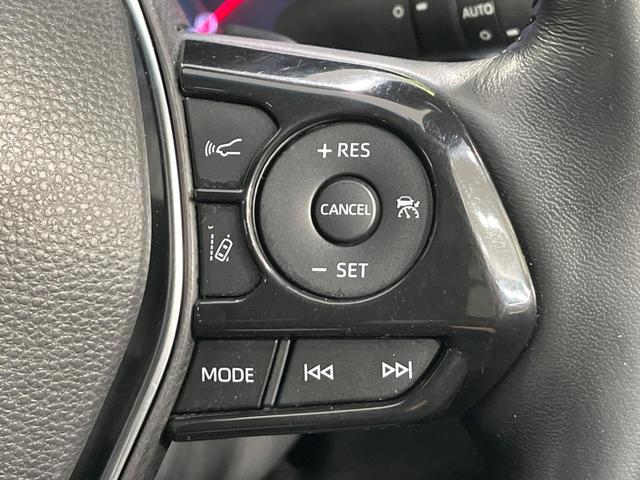 クラウンハイブリッド Ｓ　Ｆｏｕｒ　４ＷＤ　純正８型ナビ　バックカメラ　セーフティーセンス　レーダークルーズ　禁煙車　前席シートエアコン　パワーシート　コーナーセンサー　ＬＥＤヘッド　ビルトインＥＴＣ　オートライト　デュアルエアコン（5枚目）