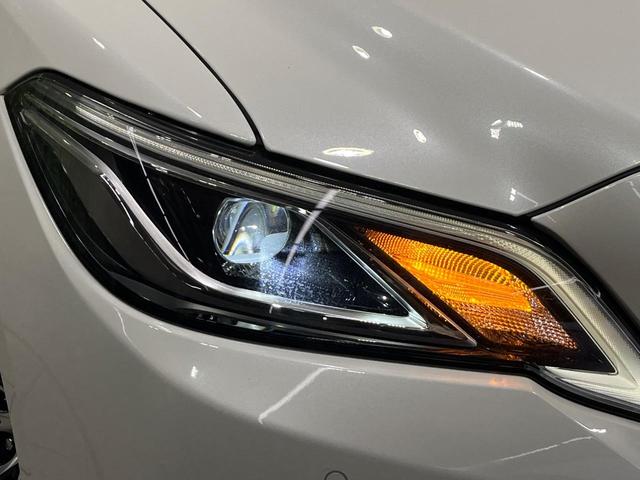 クラウンハイブリッド Ｓ　Ｆｏｕｒ　４ＷＤ　純正８型ナビ　バックカメラ　セーフティーセンス　レーダークルーズ　禁煙車　前席シートエアコン　パワーシート　コーナーセンサー　ＬＥＤヘッド　ビルトインＥＴＣ　オートライト　デュアルエアコン（13枚目）