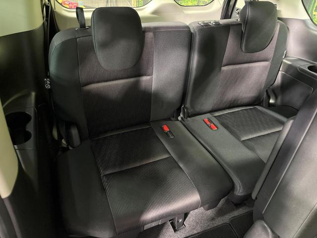 セレナ ハイウェイスター　４ＷＤ　純正９型ナビ　両側電動ドア　後席モニター　全周囲カメラ　エマージェンシーブレーキ　禁煙車　コーナーセンサー　スマートキー　ＬＥＤヘッド　ビルトインＥＴＣ　クルコン　オートエアコン（11枚目）