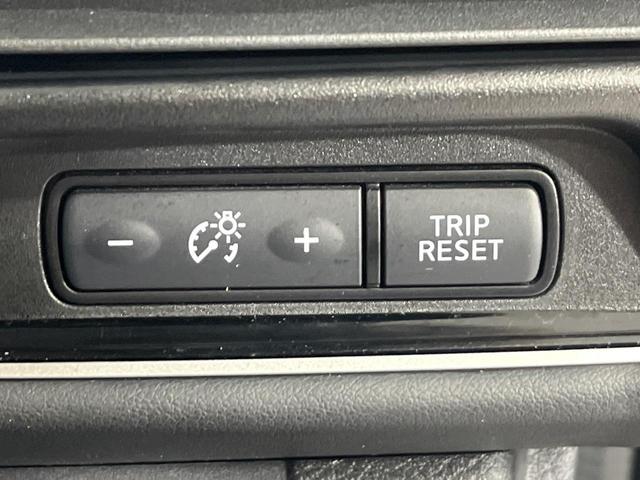 セレナ ハイウェイスター　４ＷＤ　純正９型ナビ　両側電動ドア　後席モニター　全周囲カメラ　エマージェンシーブレーキ　禁煙車　コーナーセンサー　スマートキー　ＬＥＤヘッド　ビルトインＥＴＣ　クルコン　オートエアコン（41枚目）