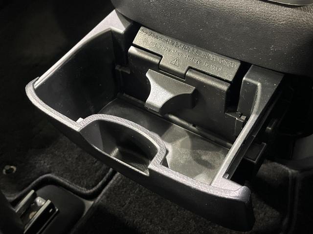 セレナ ハイウェイスター　４ＷＤ　純正９型ナビ　両側電動ドア　後席モニター　全周囲カメラ　エマージェンシーブレーキ　禁煙車　コーナーセンサー　スマートキー　ＬＥＤヘッド　ビルトインＥＴＣ　クルコン　オートエアコン（54枚目）