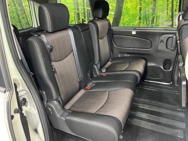 セレナ ハイウェイスター Vセレクション+セーフティII 4WD 禁煙車 純正ナビ 全方位カメラ 両側電動スライドドア 衝突軽減装置 ドライブレコーダー ETC HIDヘッド オートライト 純正15インチアルミ スマートキー Bluetooth再生(9枚目)