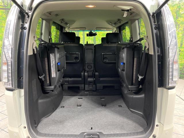 セレナ ハイウェイスター Vセレクション+セーフティII 4WD 禁煙車 純正ナビ 全方位カメラ 両側電動スライドドア 衝突軽減装置 ドライブレコーダー ETC HIDヘッド オートライト 純正15インチアルミ スマートキー Bluetooth再生(11枚目)