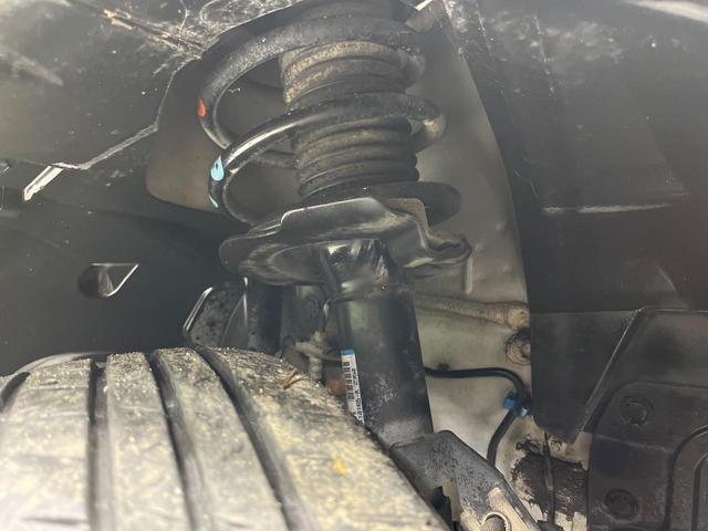 セレナ ハイウェイスター Vセレクション+セーフティII 4WD 禁煙車 純正ナビ 全方位カメラ 両側電動スライドドア 衝突軽減装置 ドライブレコーダー ETC HIDヘッド オートライト 純正15インチアルミ スマートキー Bluetooth再生(24枚目)