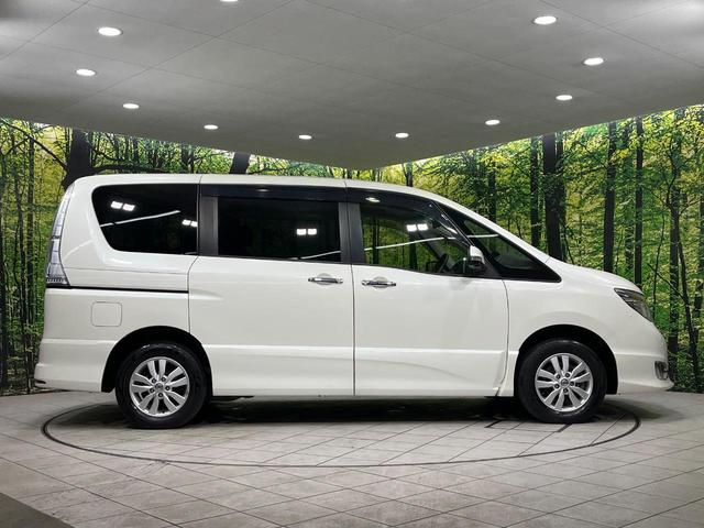 セレナ ハイウェイスター Vセレクション+セーフティII 4WD 禁煙車 純正ナビ 全方位カメラ 両側電動スライドドア 衝突軽減装置 ドライブレコーダー ETC HIDヘッド オートライト 純正15インチアルミ スマートキー Bluetooth再生(28枚目)