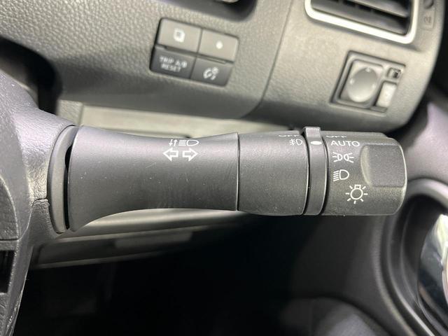 セレナ ハイウェイスター Vセレクション+セーフティII 4WD 禁煙車 純正ナビ 全方位カメラ 両側電動スライドドア 衝突軽減装置 ドライブレコーダー ETC HIDヘッド オートライト 純正15インチアルミ スマートキー Bluetooth再生(39枚目)