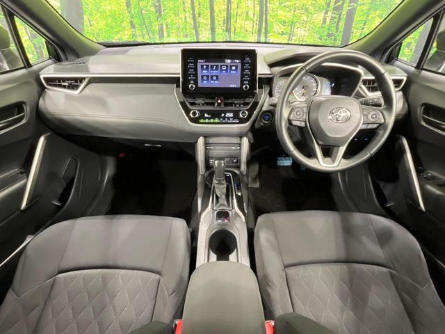 カローラクロス ハイブリッド　Ｇ　４ＷＤ　純正ディスプレイオーディオ　寒冷地仕様　バックカメラ　セーフティセンス　レーダークルーズ　禁煙車　ステアリングヒーター　ドラレコ　ＥＴＣ　ＬＥＤヘッド　スマートキー　オートマチックハイビーム（2枚目）