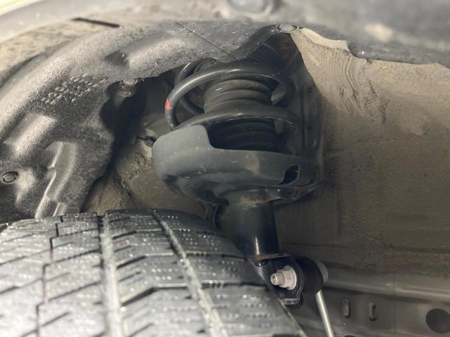 カローラクロス ハイブリッド　Ｇ　４ＷＤ　純正ディスプレイオーディオ　寒冷地仕様　バックカメラ　セーフティセンス　レーダークルーズ　禁煙車　ステアリングヒーター　ドラレコ　ＥＴＣ　ＬＥＤヘッド　スマートキー　オートマチックハイビーム（21枚目）