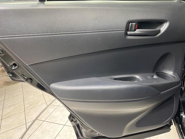 カローラクロス ハイブリッド　Ｇ　４ＷＤ　純正ディスプレイオーディオ　寒冷地仕様　バックカメラ　セーフティセンス　レーダークルーズ　禁煙車　ステアリングヒーター　ドラレコ　ＥＴＣ　ＬＥＤヘッド　スマートキー　オートマチックハイビーム（34枚目）