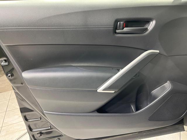 カローラクロス ハイブリッド　Ｇ　４ＷＤ　純正ディスプレイオーディオ　寒冷地仕様　バックカメラ　セーフティセンス　レーダークルーズ　禁煙車　ステアリングヒーター　ドラレコ　ＥＴＣ　ＬＥＤヘッド　スマートキー　オートマチックハイビーム（37枚目）