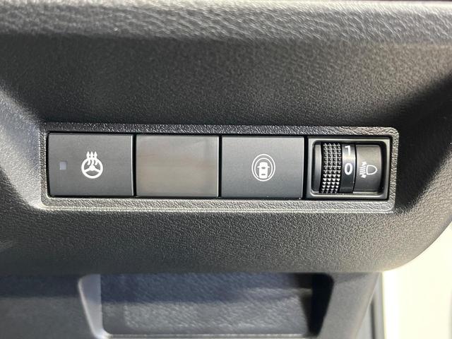 ノート Ｘ　ＦＯＵＲ　４ＷＤ　純正９インチディスプレイオーディオ　バックカメラ　ドラレコ　ＥＴＣ　禁煙車　全方位運転支援システム　ステアリングヒーター　前席シートヒーター　ハイビームアシスト　革巻きステアリング（5枚目）