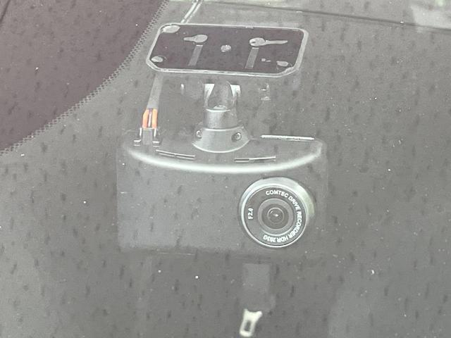 ノート Ｘ　ＦＯＵＲ　４ＷＤ　純正９インチディスプレイオーディオ　バックカメラ　ドラレコ　ＥＴＣ　禁煙車　全方位運転支援システム　ステアリングヒーター　前席シートヒーター　ハイビームアシスト　革巻きステアリング（6枚目）