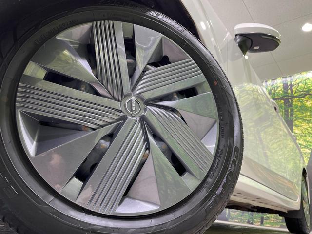 ノート Ｘ　ＦＯＵＲ　４ＷＤ　純正９インチディスプレイオーディオ　バックカメラ　ドラレコ　ＥＴＣ　禁煙車　全方位運転支援システム　ステアリングヒーター　前席シートヒーター　ハイビームアシスト　革巻きステアリング（14枚目）