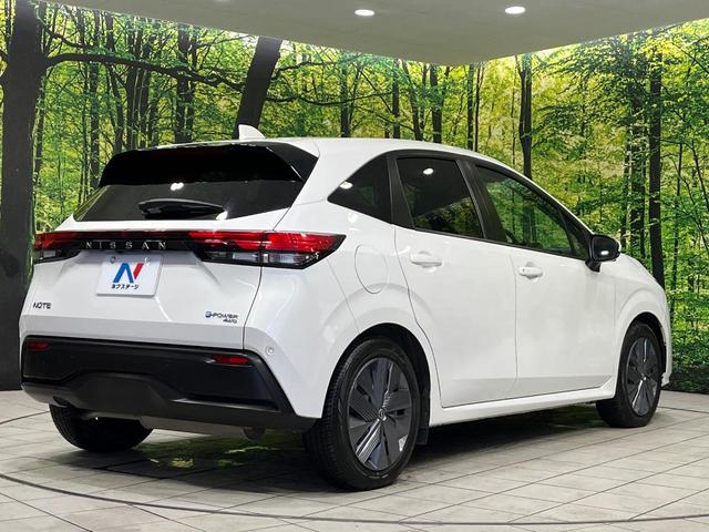 ノート Ｘ　ＦＯＵＲ　４ＷＤ　純正９インチディスプレイオーディオ　バックカメラ　ドラレコ　ＥＴＣ　禁煙車　全方位運転支援システム　ステアリングヒーター　前席シートヒーター　ハイビームアシスト　革巻きステアリング（18枚目）