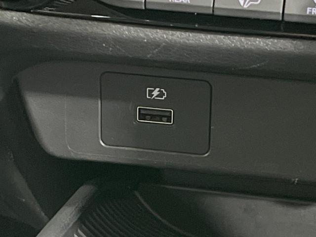 ノート Ｘ　ＦＯＵＲ　４ＷＤ　純正９インチディスプレイオーディオ　バックカメラ　ドラレコ　ＥＴＣ　禁煙車　全方位運転支援システム　ステアリングヒーター　前席シートヒーター　ハイビームアシスト　革巻きステアリング（36枚目）