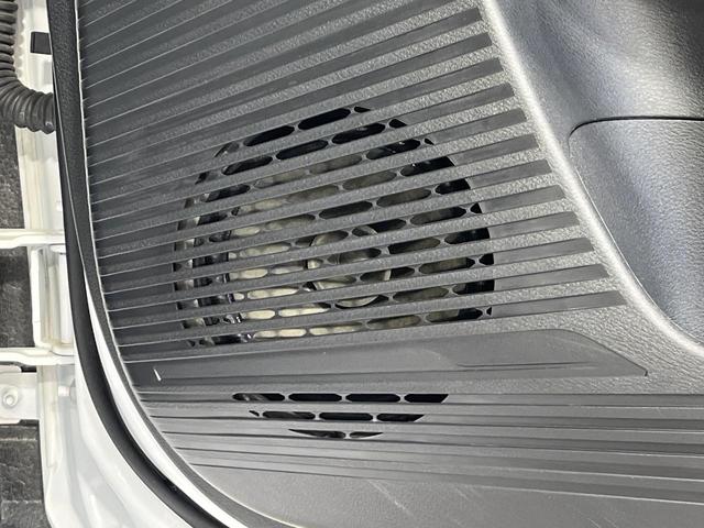 ノート Ｘ　ＦＯＵＲ　４ＷＤ　純正９インチディスプレイオーディオ　バックカメラ　ドラレコ　ＥＴＣ　禁煙車　全方位運転支援システム　ステアリングヒーター　前席シートヒーター　ハイビームアシスト　革巻きステアリング（39枚目）