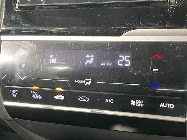 フィット １３Ｇ・Ｓパッケージ　４ＷＤ　禁煙車　純正ナビ　バックカメラ　衝突軽減装置　ＥＴＣ　ＬＥＤヘッド　オートライト　純正１５インチアルミ　オートエアコン　ステアリングスイッチ　Ｂｌｕｅｔｏｏｔｈ再生　電動格納ミラー（7枚目）