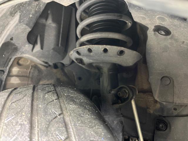 フィット １３Ｇ・Ｓパッケージ　４ＷＤ　禁煙車　純正ナビ　バックカメラ　衝突軽減装置　ＥＴＣ　ＬＥＤヘッド　オートライト　純正１５インチアルミ　オートエアコン　ステアリングスイッチ　Ｂｌｕｅｔｏｏｔｈ再生　電動格納ミラー（21枚目）