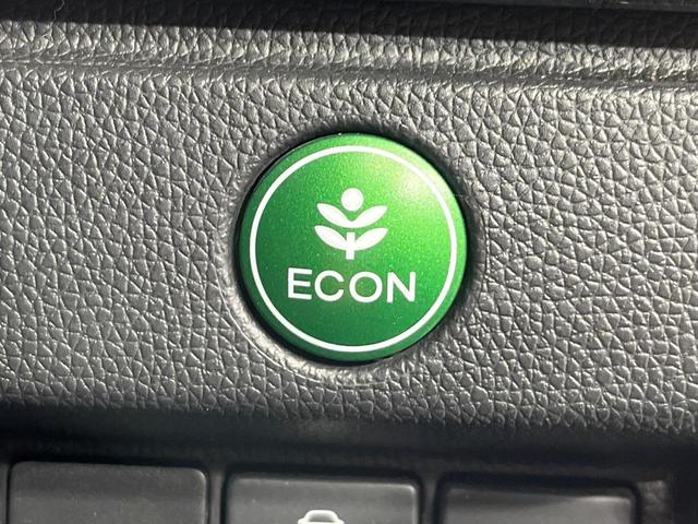 フィット １３Ｇ・Ｓパッケージ　４ＷＤ　禁煙車　純正ナビ　バックカメラ　衝突軽減装置　ＥＴＣ　ＬＥＤヘッド　オートライト　純正１５インチアルミ　オートエアコン　ステアリングスイッチ　Ｂｌｕｅｔｏｏｔｈ再生　電動格納ミラー（33枚目）