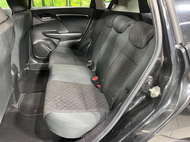 フィット １３Ｇ・Ｓパッケージ　４ＷＤ　禁煙車　純正ナビ　バックカメラ　衝突軽減装置　ＥＴＣ　ＬＥＤヘッド　オートライト　純正１５インチアルミ　オートエアコン　ステアリングスイッチ　Ｂｌｕｅｔｏｏｔｈ再生　電動格納ミラー（40枚目）