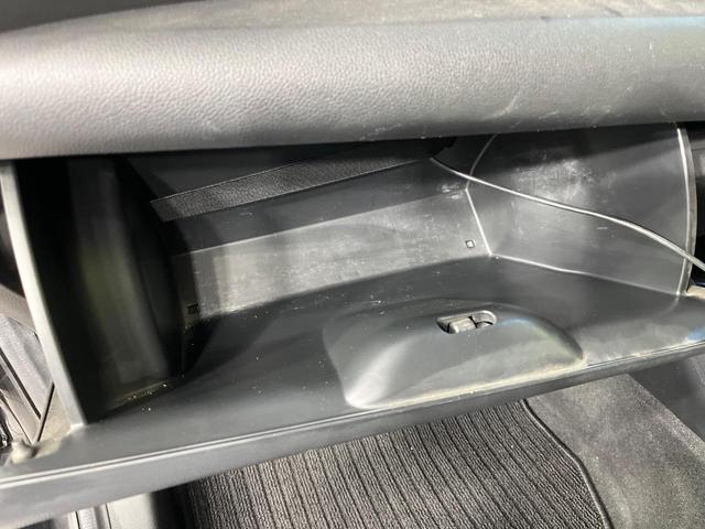 フィット １３Ｇ・Ｓパッケージ　４ＷＤ　禁煙車　純正ナビ　バックカメラ　衝突軽減装置　ＥＴＣ　ＬＥＤヘッド　オートライト　純正１５インチアルミ　オートエアコン　ステアリングスイッチ　Ｂｌｕｅｔｏｏｔｈ再生　電動格納ミラー（50枚目）