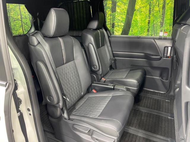 ノア ハイブリッドＳ－Ｚ　４ＷＤ　純正１０．５インチナビ　フリップダウンモニター　全方位カメラ　両側電動スライド　パワーバックドア　シートヒーター　ステアリングヒーター　プロジェクター式ＬＥＤヘッド　ドラレコ　ＥＴＣ　禁煙車（11枚目）