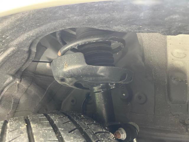 ノア ハイブリッドＳ－Ｚ　４ＷＤ　純正１０．５インチナビ　フリップダウンモニター　全方位カメラ　両側電動スライド　パワーバックドア　シートヒーター　ステアリングヒーター　プロジェクター式ＬＥＤヘッド　ドラレコ　ＥＴＣ　禁煙車（23枚目）