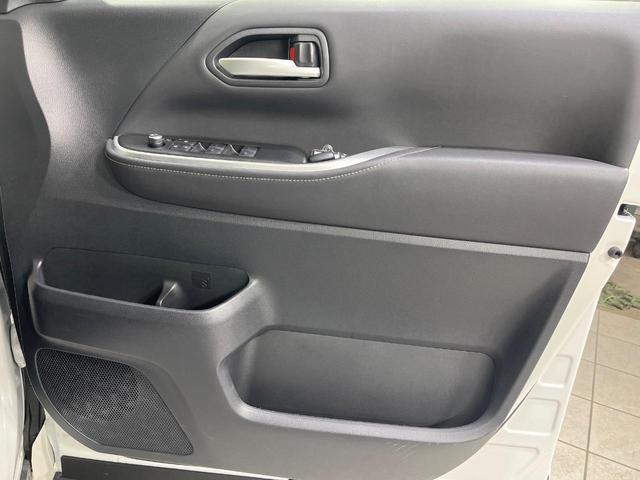 ノア ハイブリッドＳ－Ｚ　４ＷＤ　純正１０．５インチナビ　フリップダウンモニター　全方位カメラ　両側電動スライド　パワーバックドア　シートヒーター　ステアリングヒーター　プロジェクター式ＬＥＤヘッド　ドラレコ　ＥＴＣ　禁煙車（30枚目）