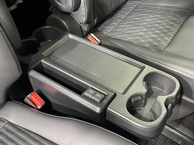 ノア ハイブリッドＳ－Ｚ　４ＷＤ　純正１０．５インチナビ　フリップダウンモニター　全方位カメラ　両側電動スライド　パワーバックドア　シートヒーター　ステアリングヒーター　プロジェクター式ＬＥＤヘッド　ドラレコ　ＥＴＣ　禁煙車（38枚目）