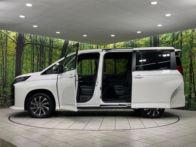 ノア ハイブリッドＳ－Ｚ　４ＷＤ　純正１０．５インチナビ　フリップダウンモニター　全方位カメラ　両側電動スライド　パワーバックドア　シートヒーター　ステアリングヒーター　プロジェクター式ＬＥＤヘッド　ドラレコ　ＥＴＣ　禁煙車（41枚目）